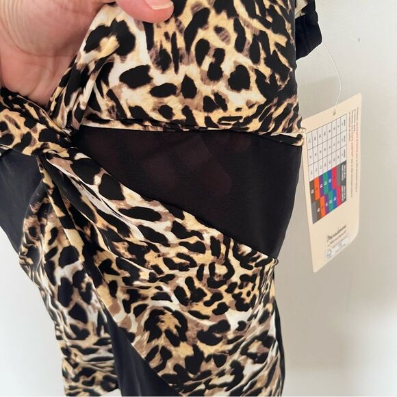 Miraclesuit NWT Miradonna Black Leopard Print Twist Front One-Piece Swimsuit - Picture 8 of 13